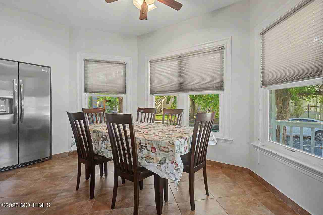 601 4th Ave #1 - Photo 7 of 27