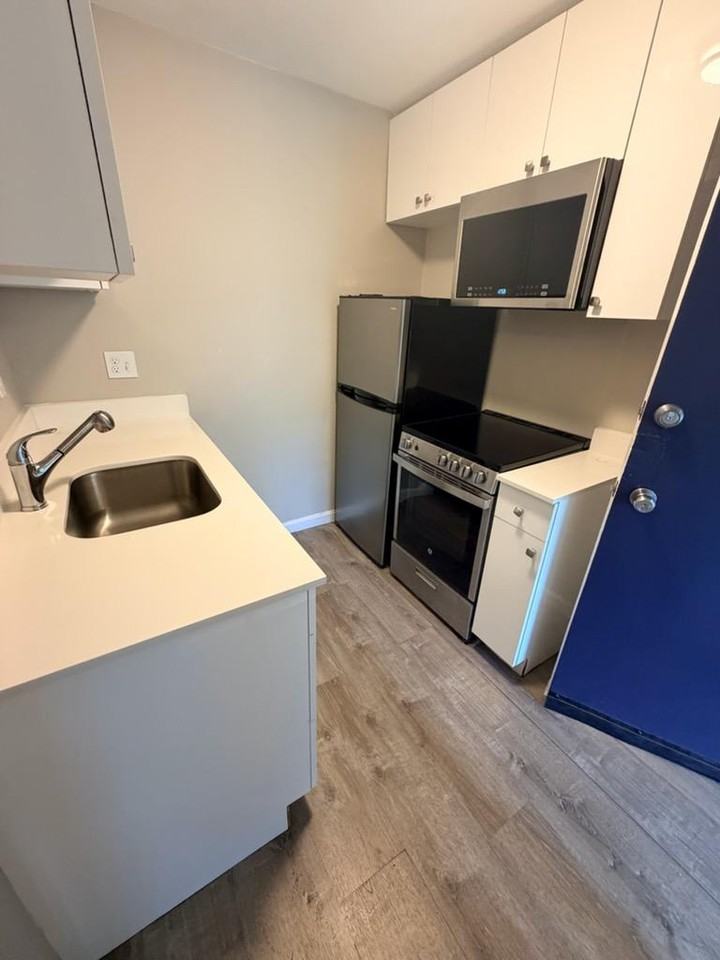 125 Trapelo Rd - Photo 4 of 5