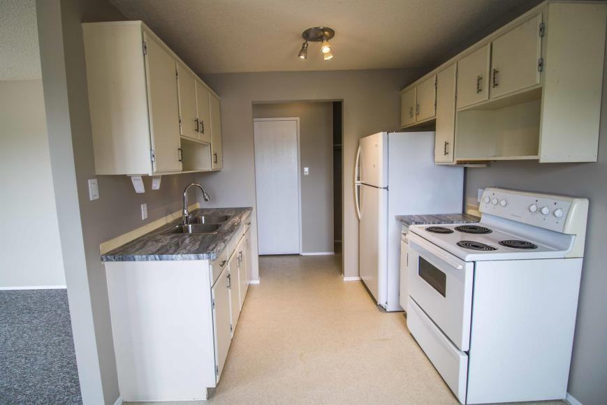 10211 106 Ave - Photo 3 of 7