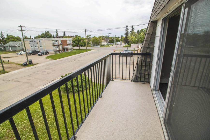 10211 106 Ave - Photo 6 of 7