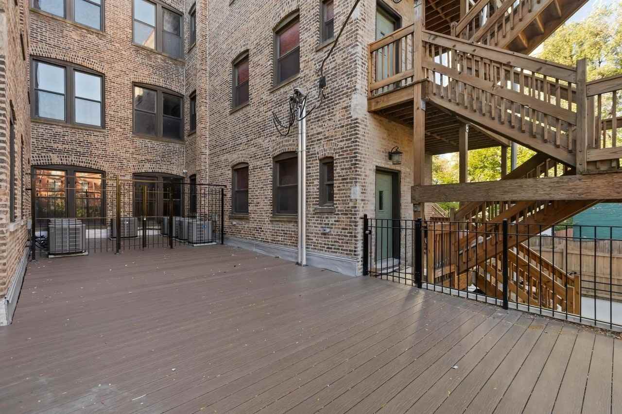 444 E 48th St #B3 - Photo 3 of 17