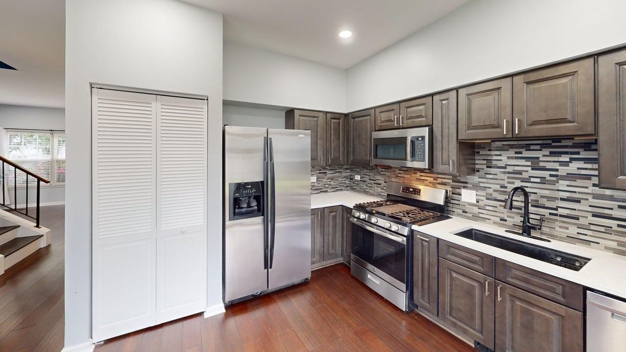 2529 Stonybrook Dr - Photo 4 of 15
