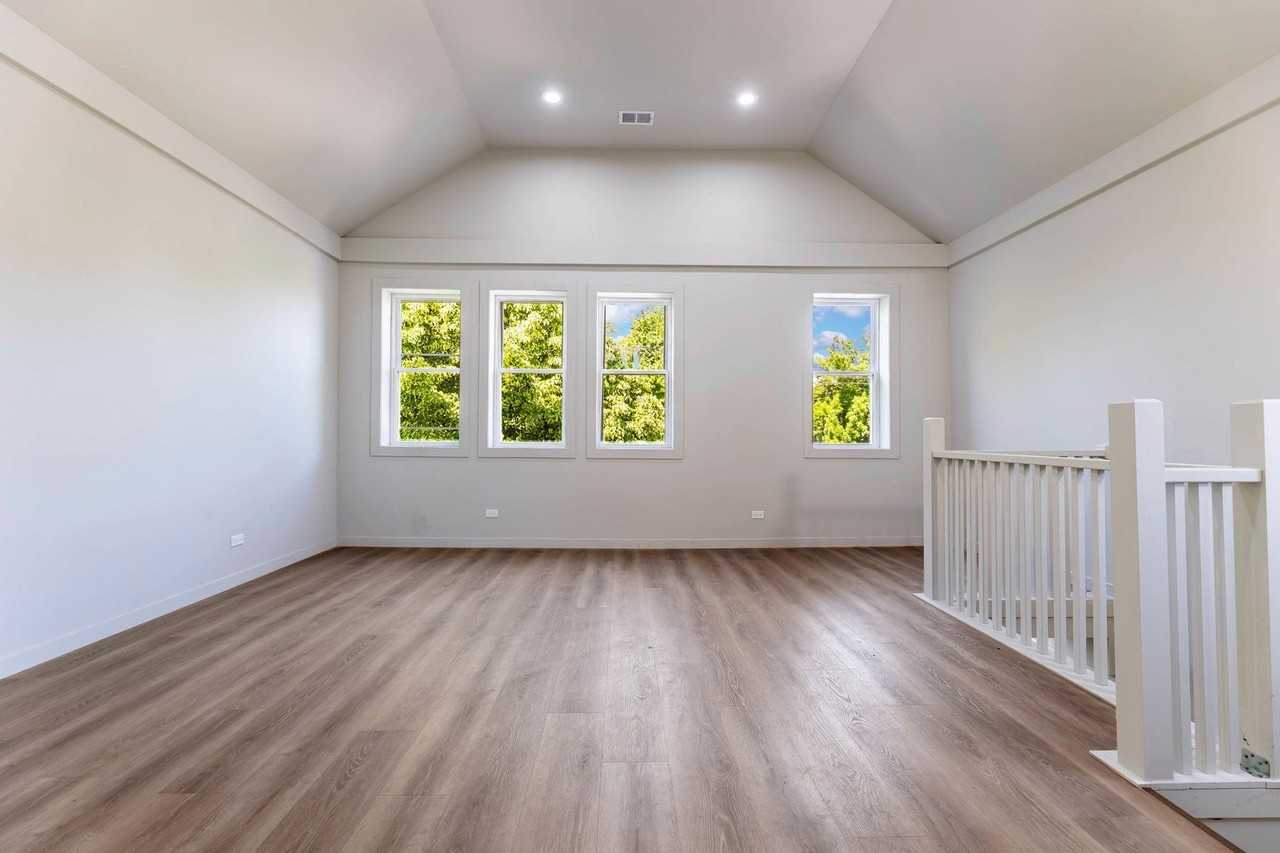 4201 S Normal Ave #4 - Photo 3 of 10