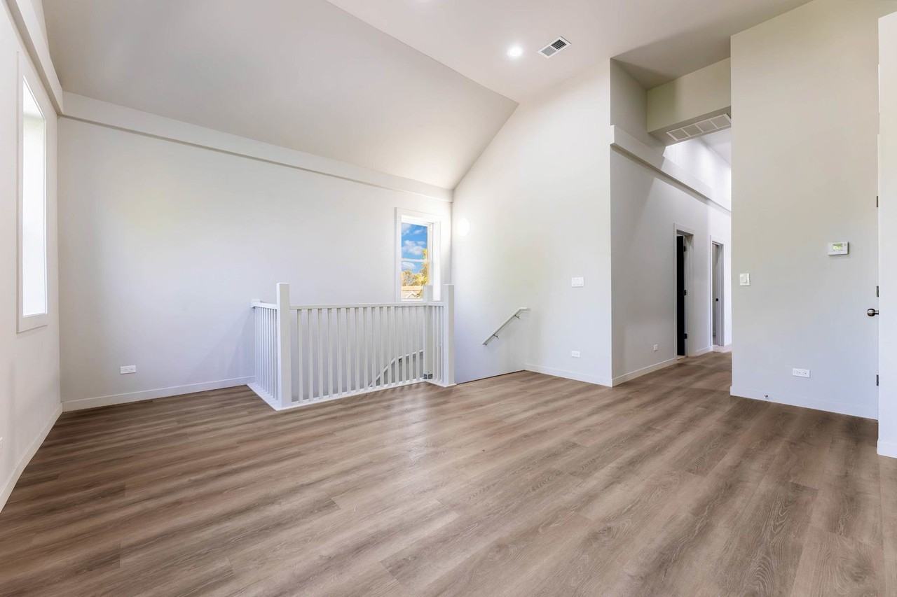 4201 S Normal Ave #4 - Photo 4 of 10