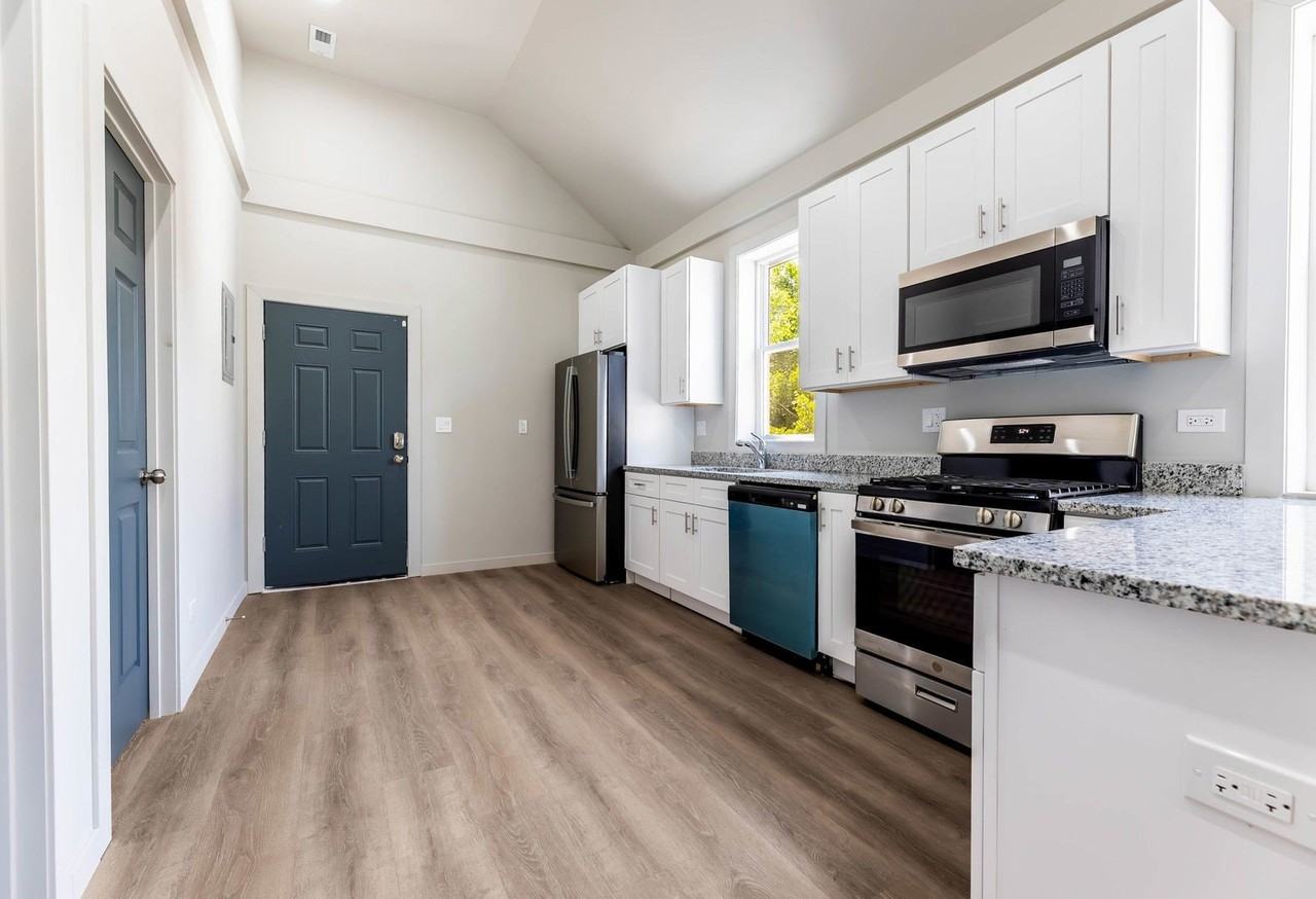 4201 S Normal Ave #4 - Photo 5 of 10