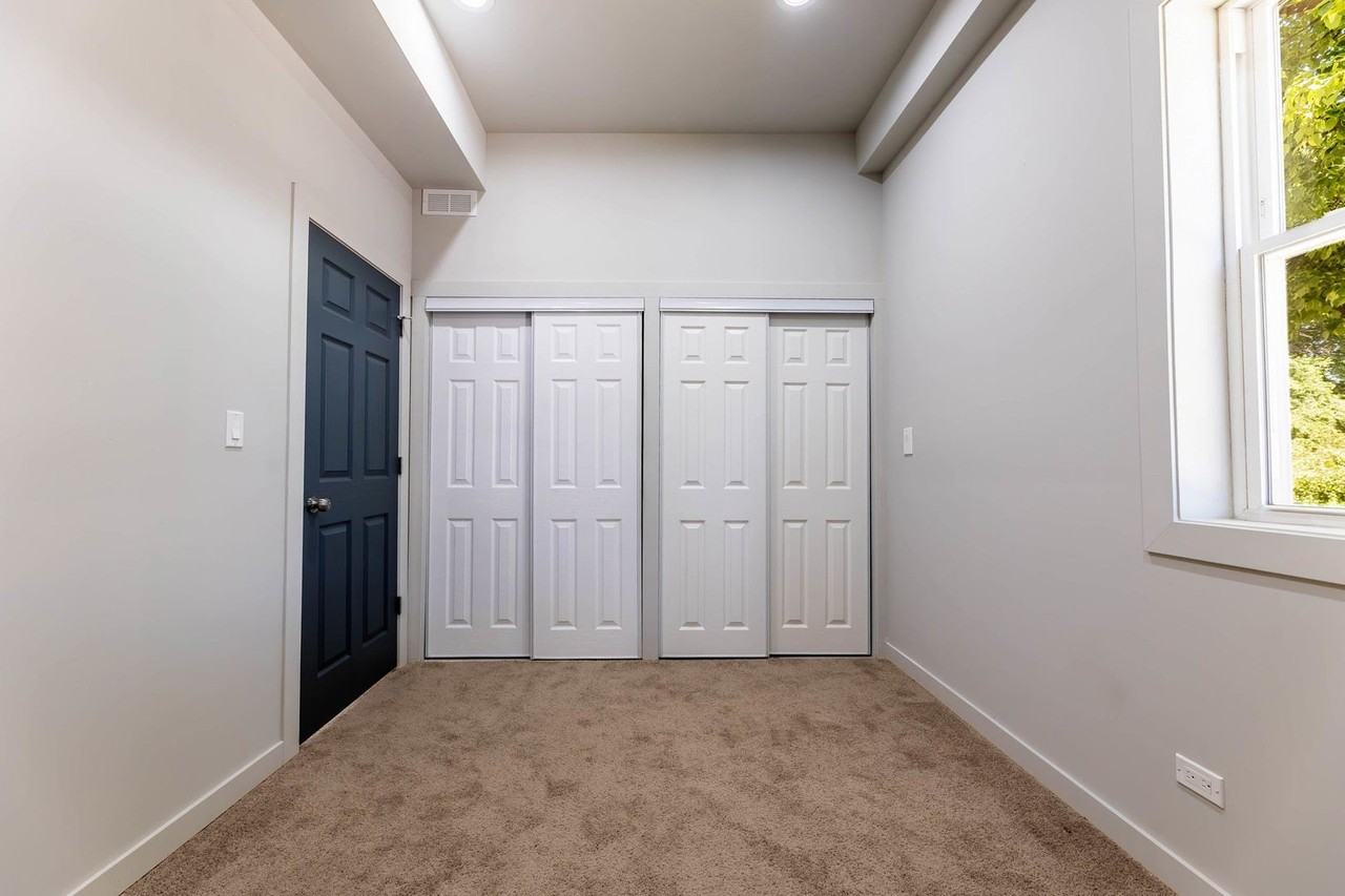 4201 S Normal Ave #3 - Photo 5 of 9