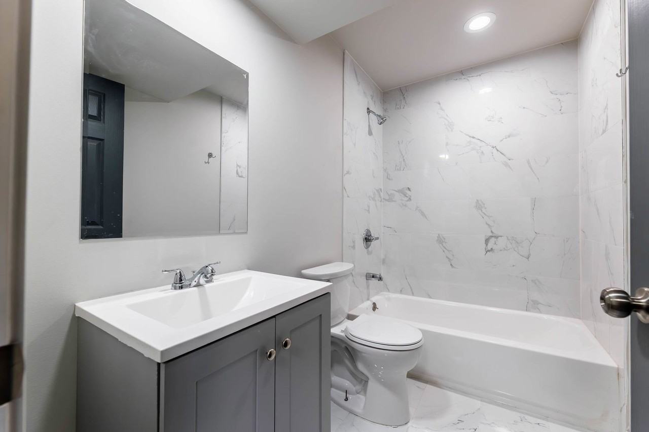 4201 S Normal Ave #2 - Photo 4 of 5