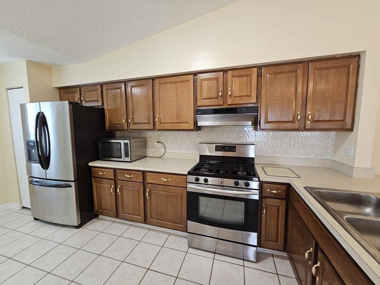 1818 77th St - Photo 6 of 27