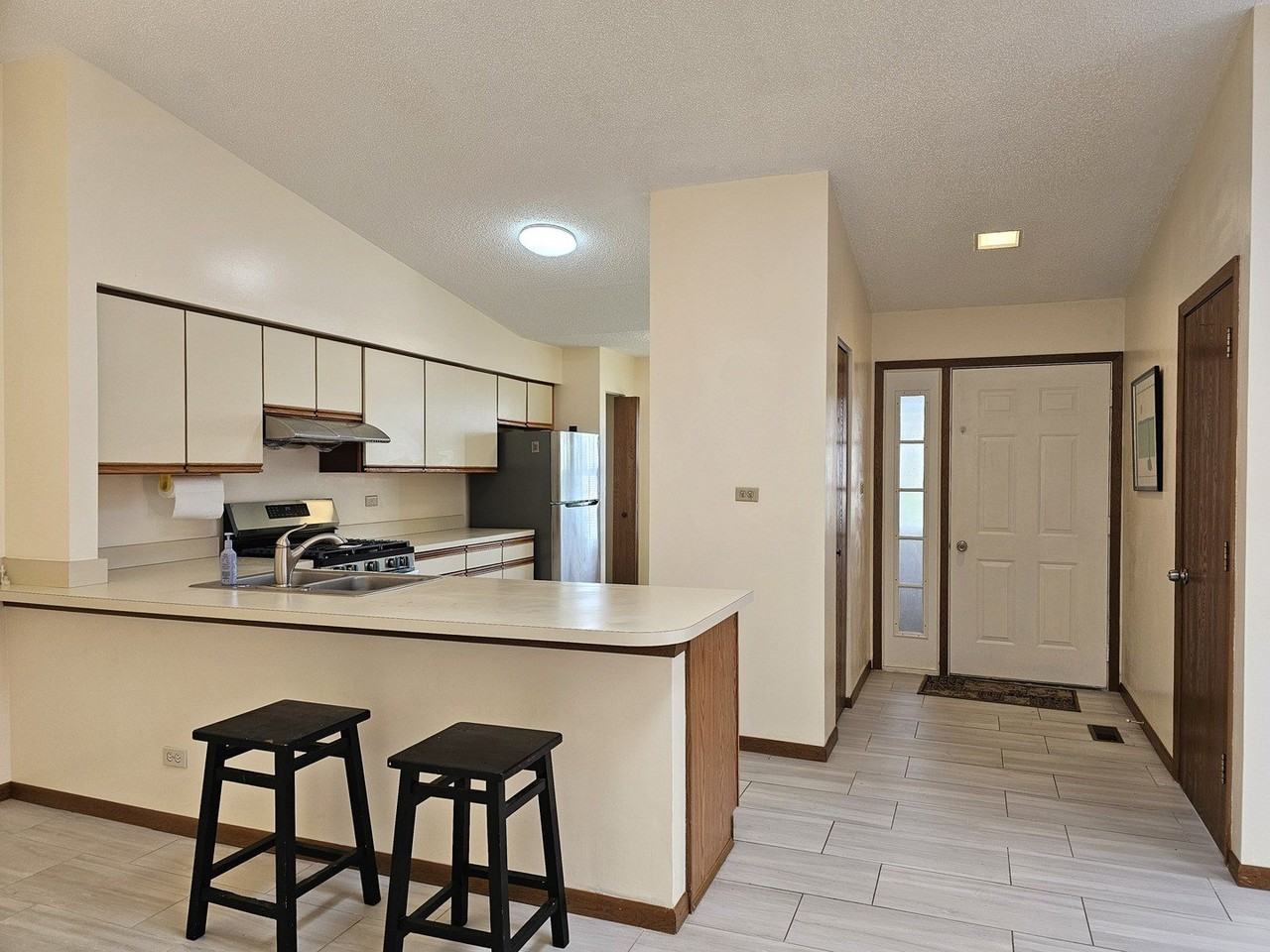 1820 77th St - Photo 5 of 21