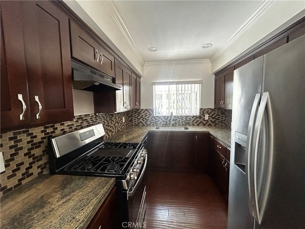 7845 Sedan Ave - Photo 2 of 10