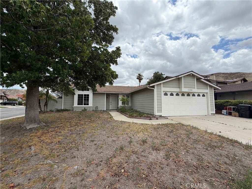 11981 Kenwood Dr - Photo 2 of 21