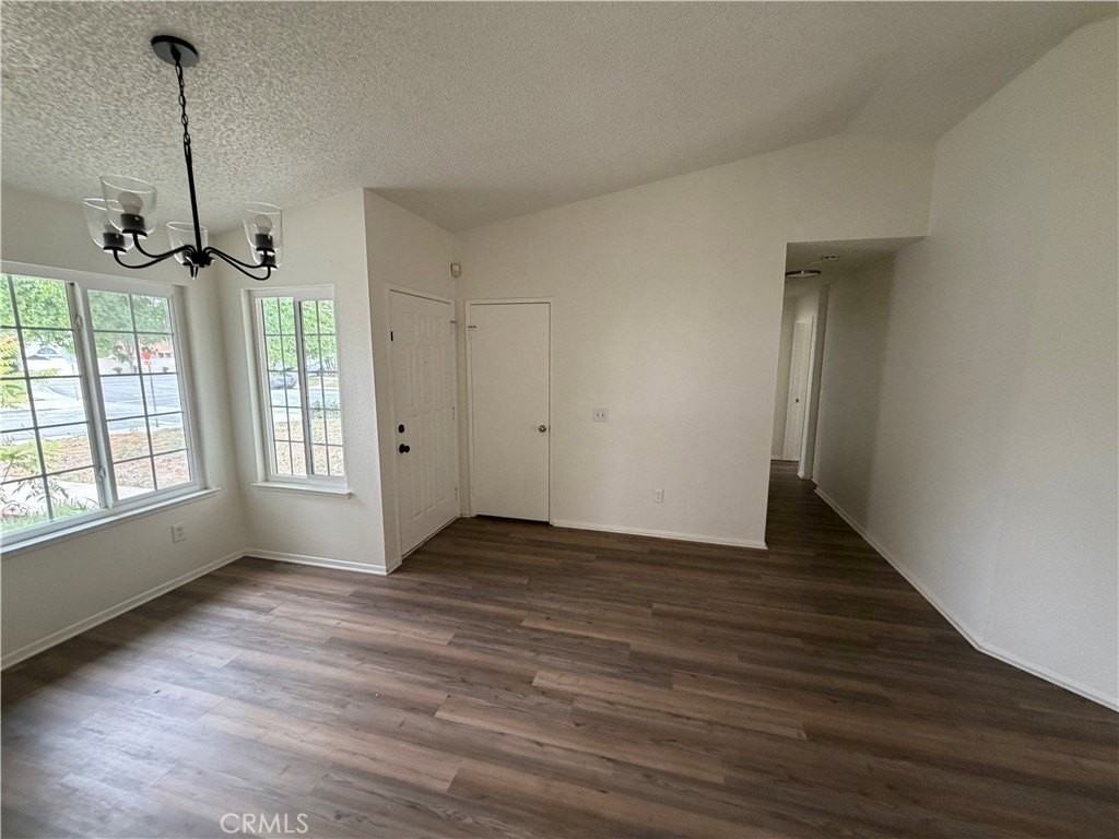 11981 Kenwood Dr - Photo 3 of 21