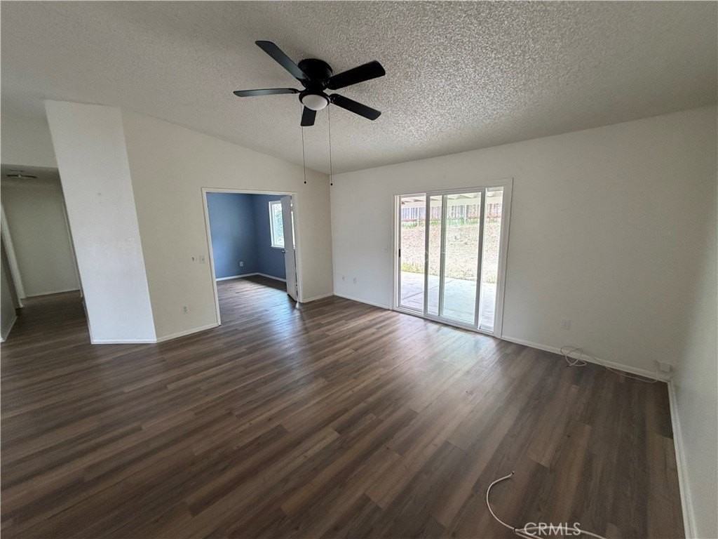 11981 Kenwood Dr - Photo 4 of 21