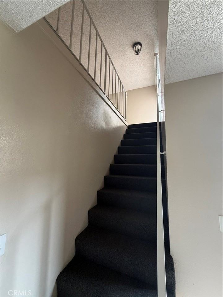 1602 E Fairfield Ct #4 - Photo 3 of 19