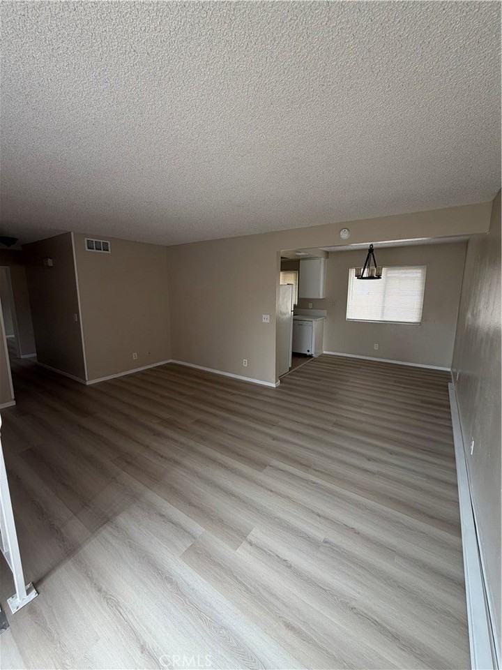 1602 E Fairfield Ct #4 - Photo 5 of 19