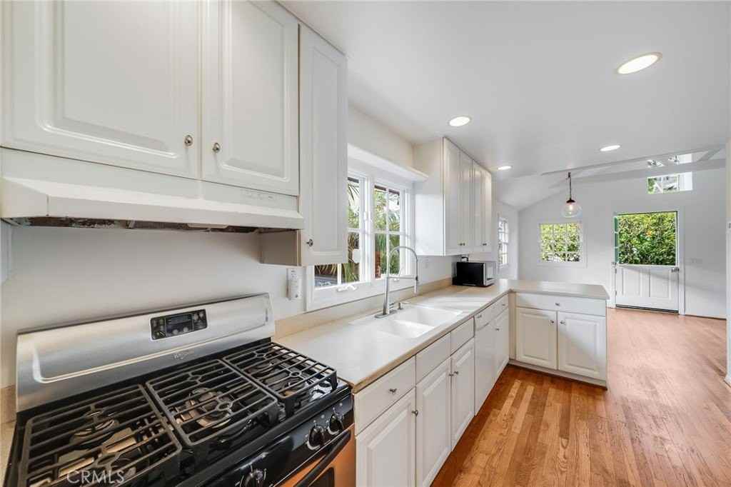 1641 Catalina - Photo 5 of 20