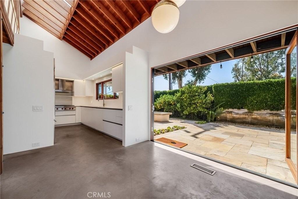 1625 Catalina - Photo 4 of 37