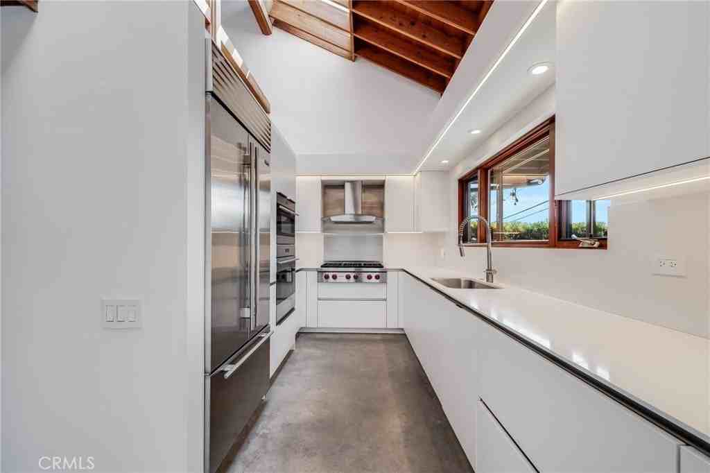1625 Catalina - Photo 5 of 37