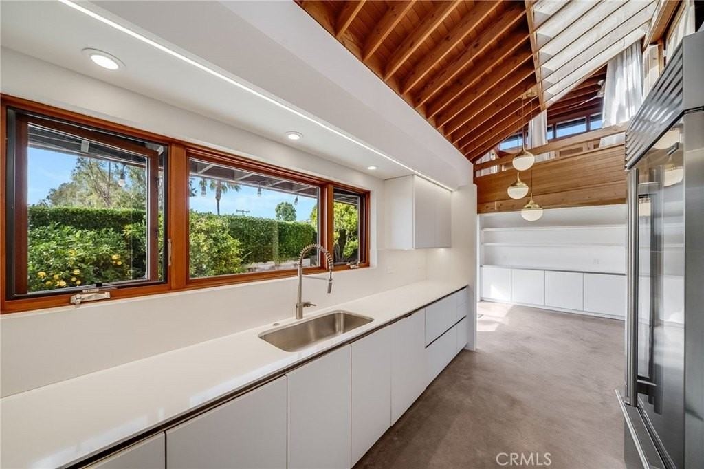 1625 Catalina - Photo 6 of 37