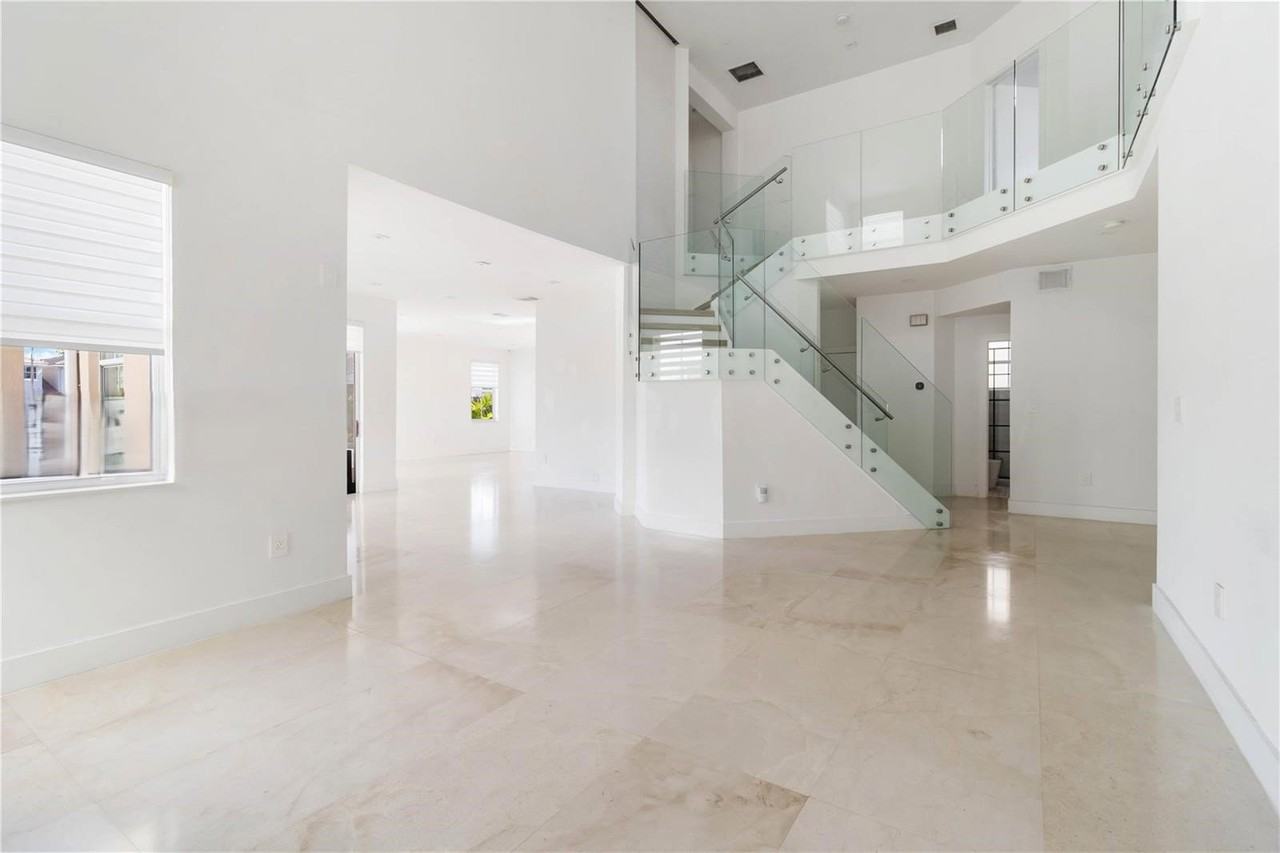 8551 Nw 110th Ave - Photo 2 of 8