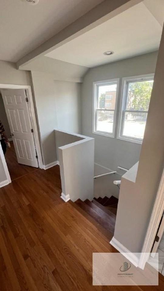 3627 W Oakdale Ave - Photo 4 of 10