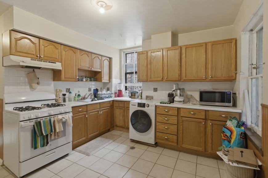 1931 W Evergreen Ave