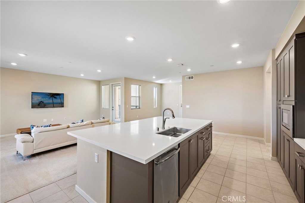 111 Bowery - Photo 5 of 17