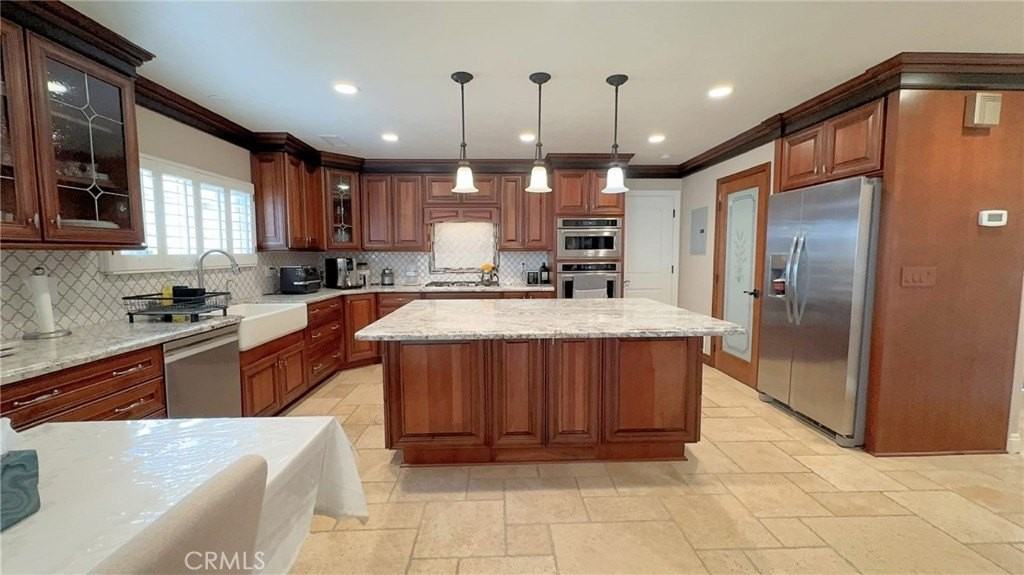 5418 Saratoga St - Photo 2 of 41
