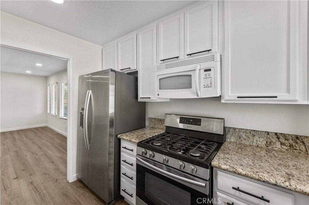 51 Golden Glen St #1 - Photo 3 of 28