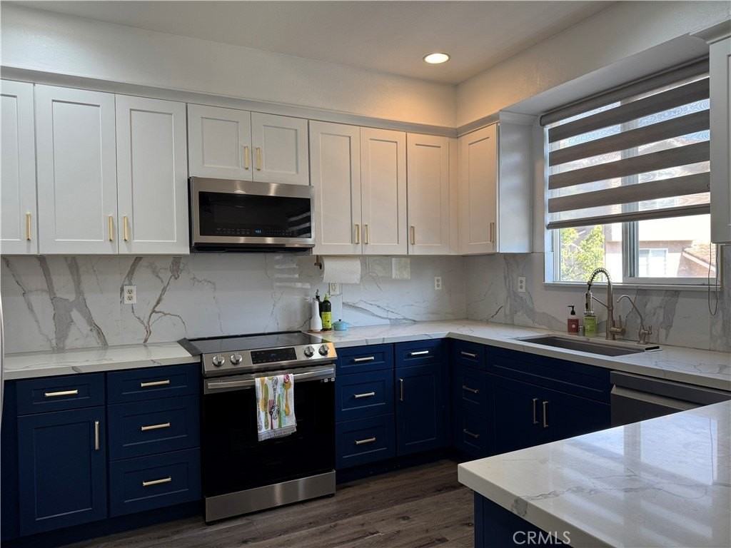 2271 Yarbough Dr - Photo 5 of 19