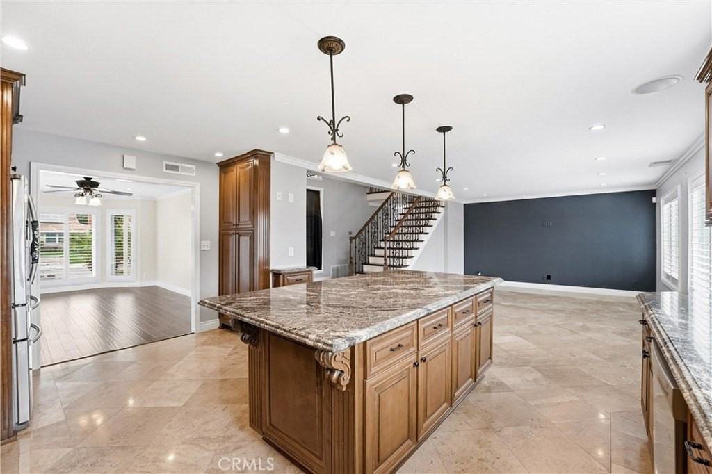 120 Christensen Dr - Photo 5 of 19