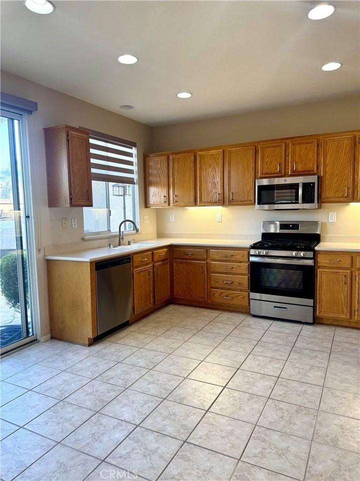 14023 Visions Dr - Photo 6 of 17