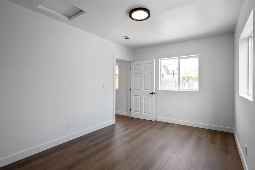745 W 106th St - Photo 4 of 13