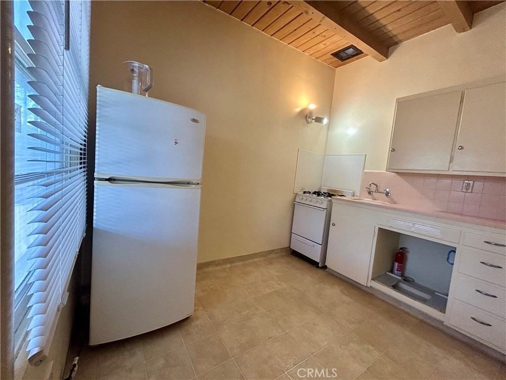 440 Atascadero Rd #10 - Photo 4 of 5