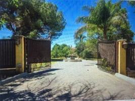 featured image of 5717 Melvin Ave
