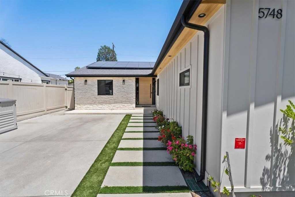 5748 Vesper Ave - Photo 3 of 29