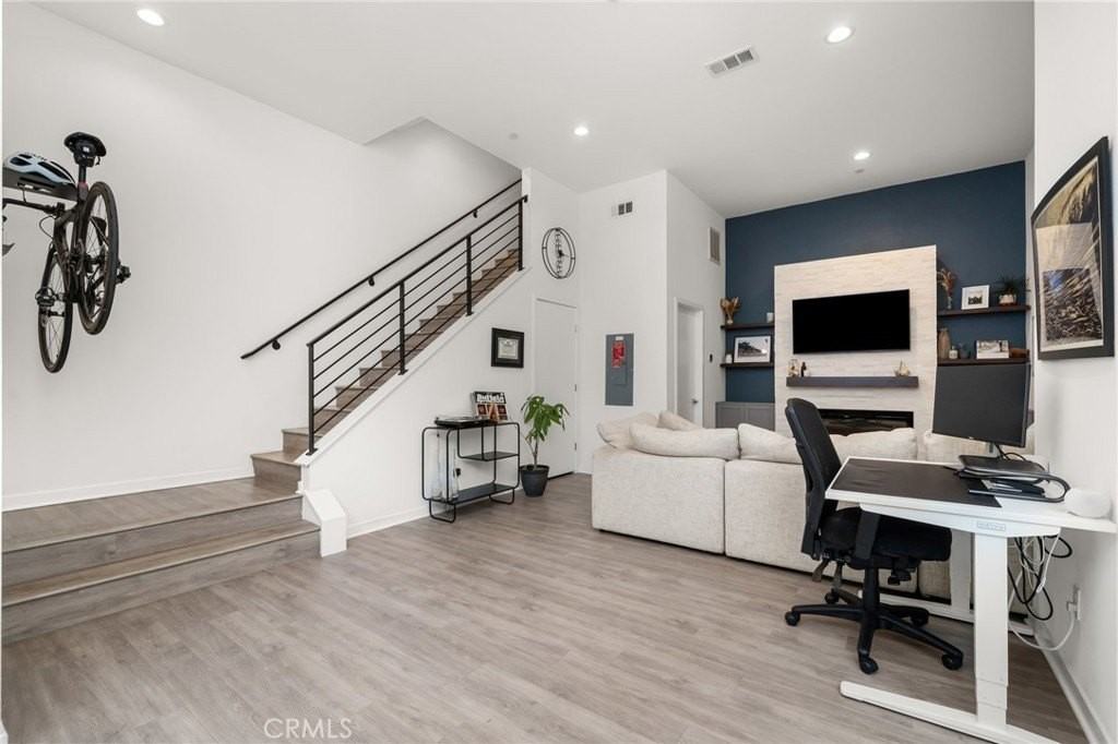 3032 N Coolidge Ave - Photo 5 of 29