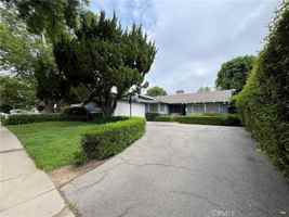 featured image of 22607 Collins St