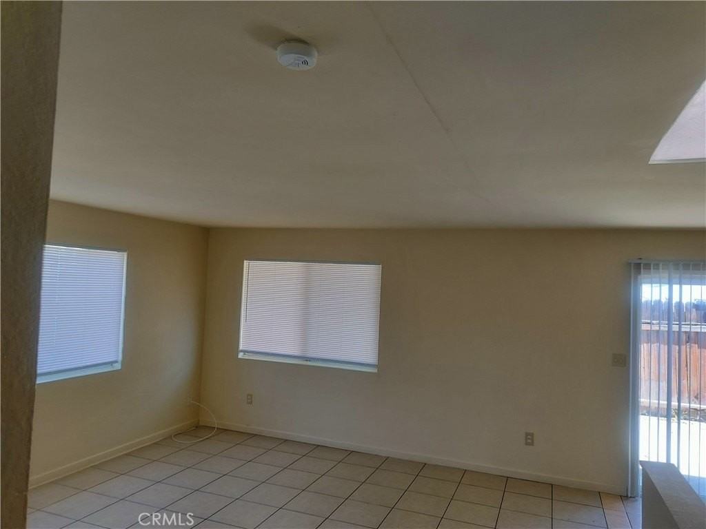 912 Valhalla Dr - Photo 4 of 14