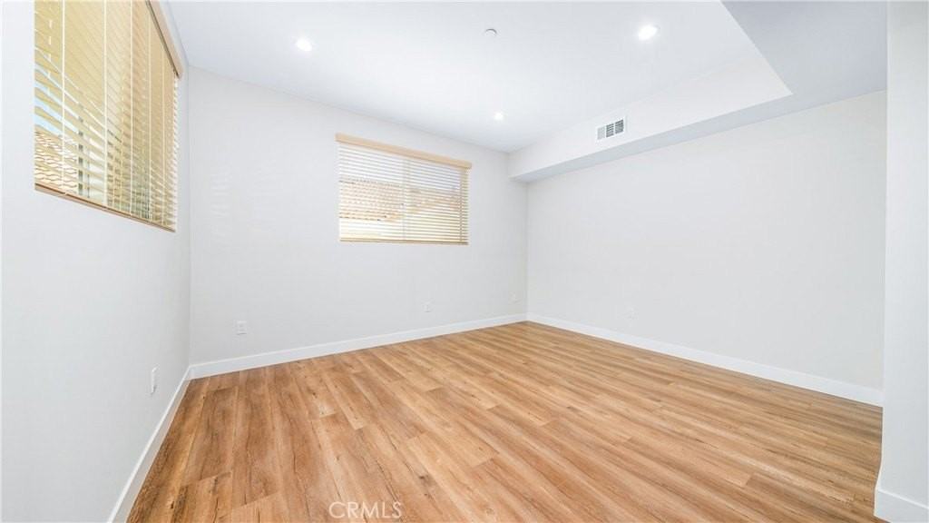 17154 Chatsworth St #2 - Photo 6 of 9