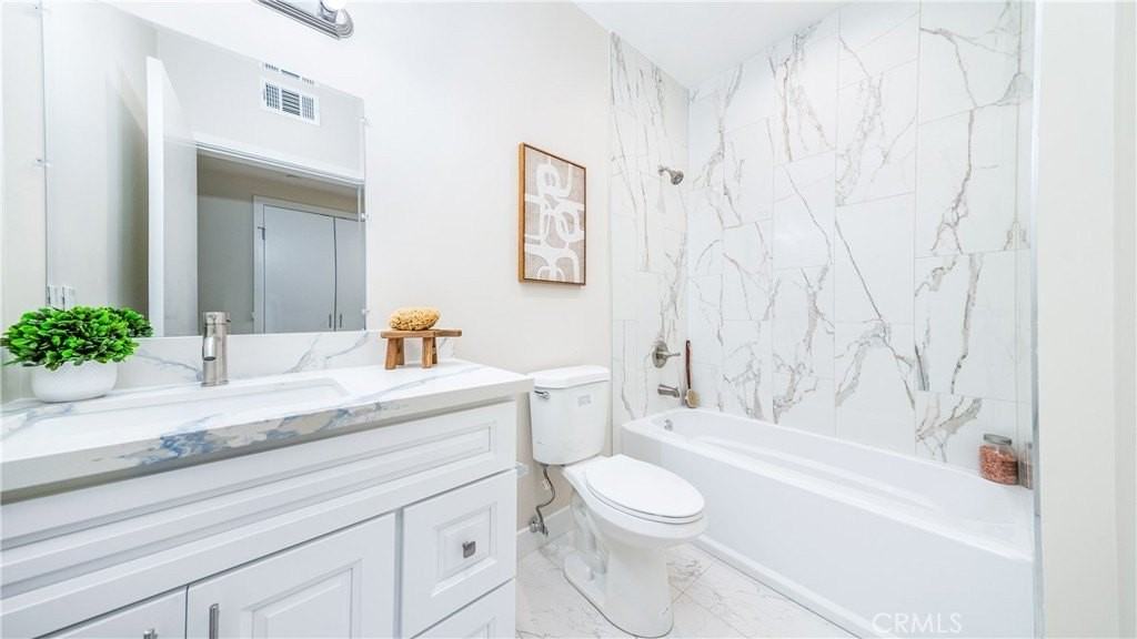 17154 Chatsworth St #2 - Photo 7 of 9