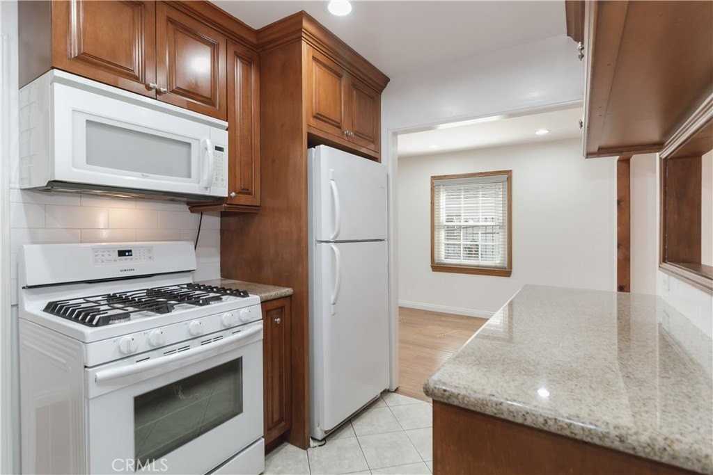 6313 Bluebell Ave - Photo 7 of 21