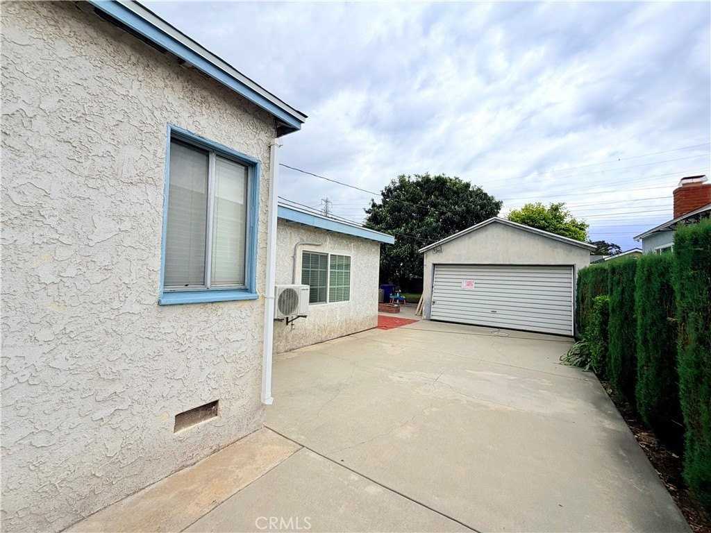 3612 Chariette Ave - Photo 3 of 11