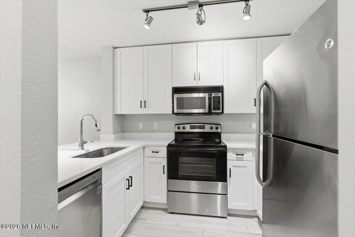 5 Arbor Club Dr #103 - Photo 4 of 23