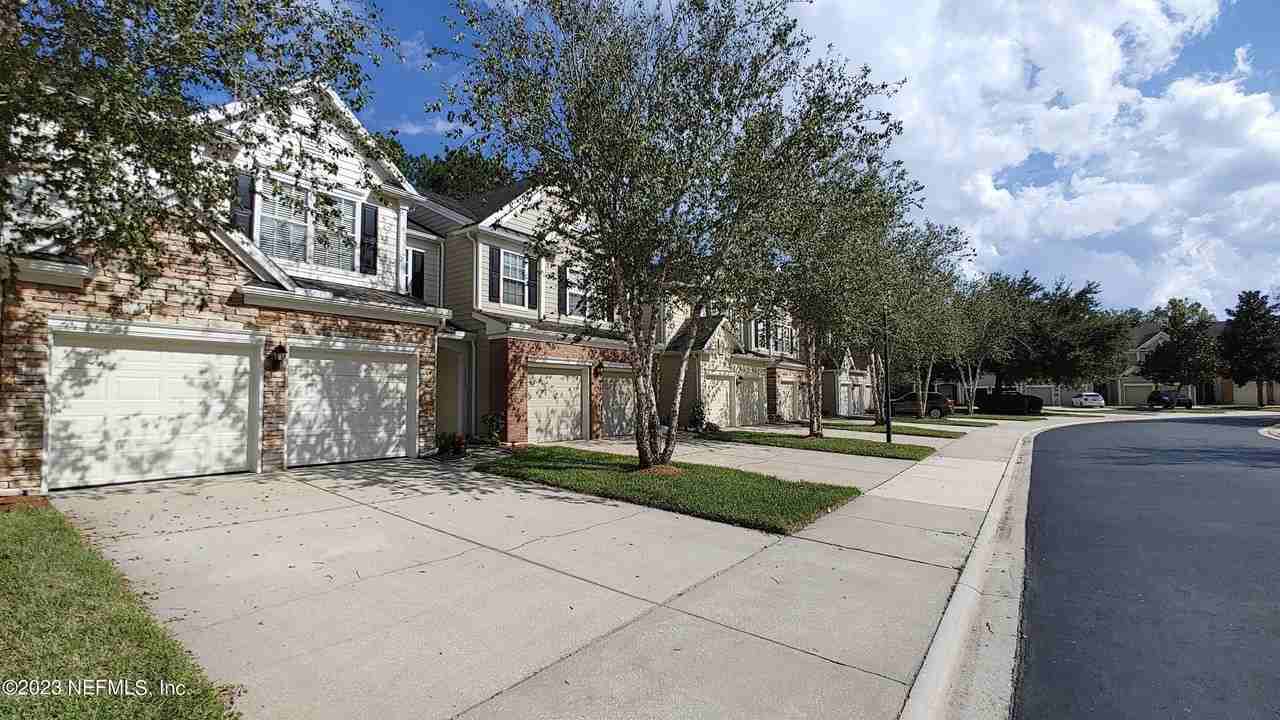 11073 Castlemain Cir E - Photo 2 of 25