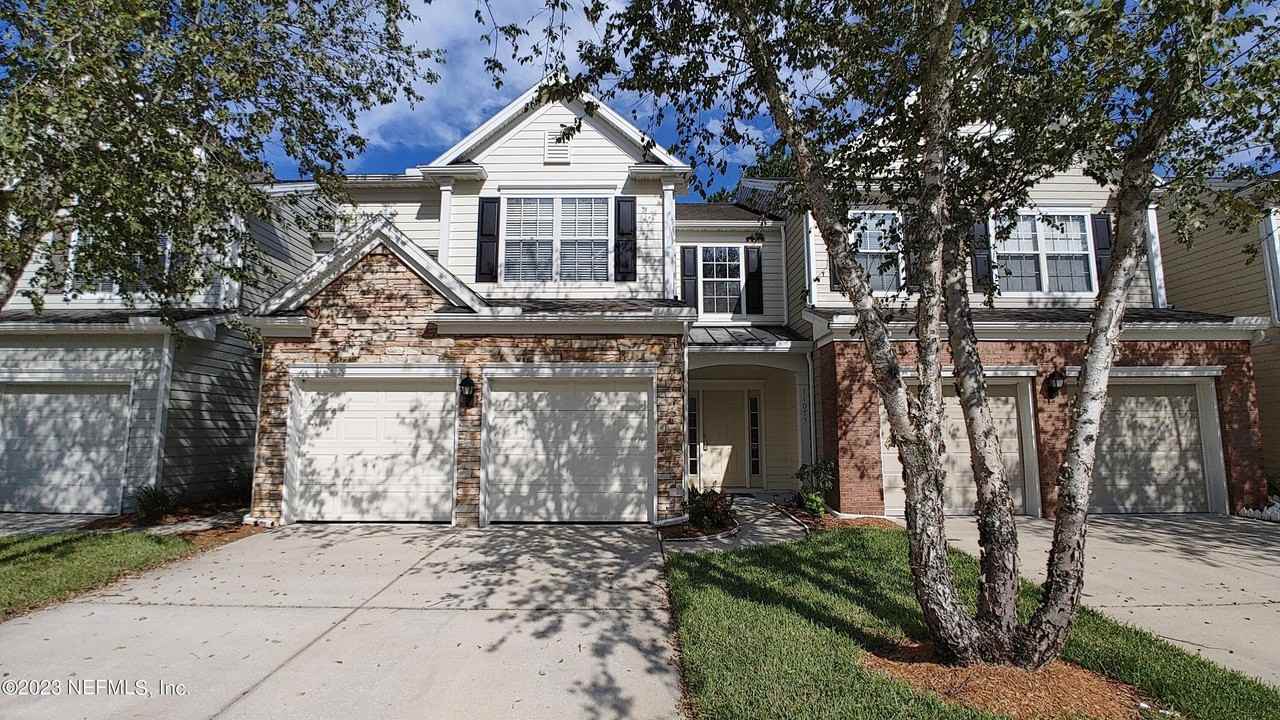 11073 Castlemain Cir E - Photo 3 of 25