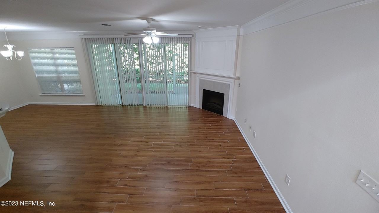 11073 Castlemain Cir E - Photo 7 of 25
