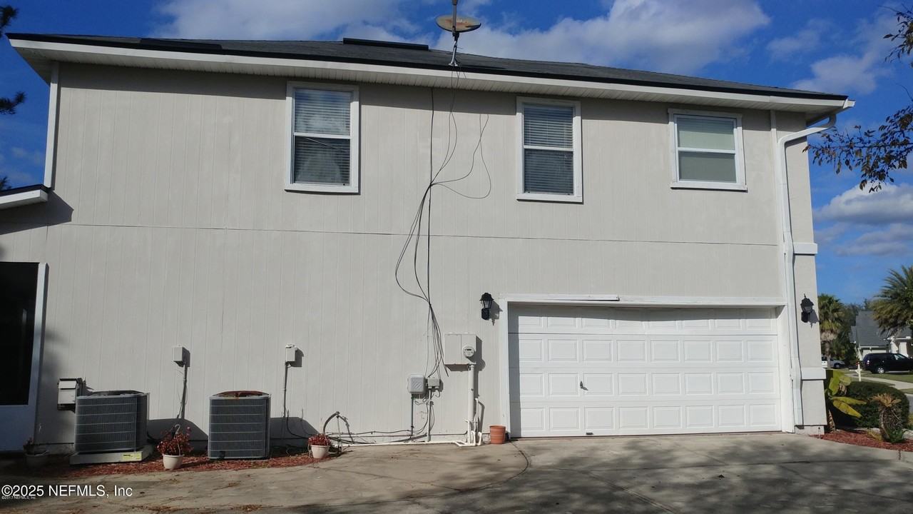 8602 Longford Dr - Photo 3 of 22