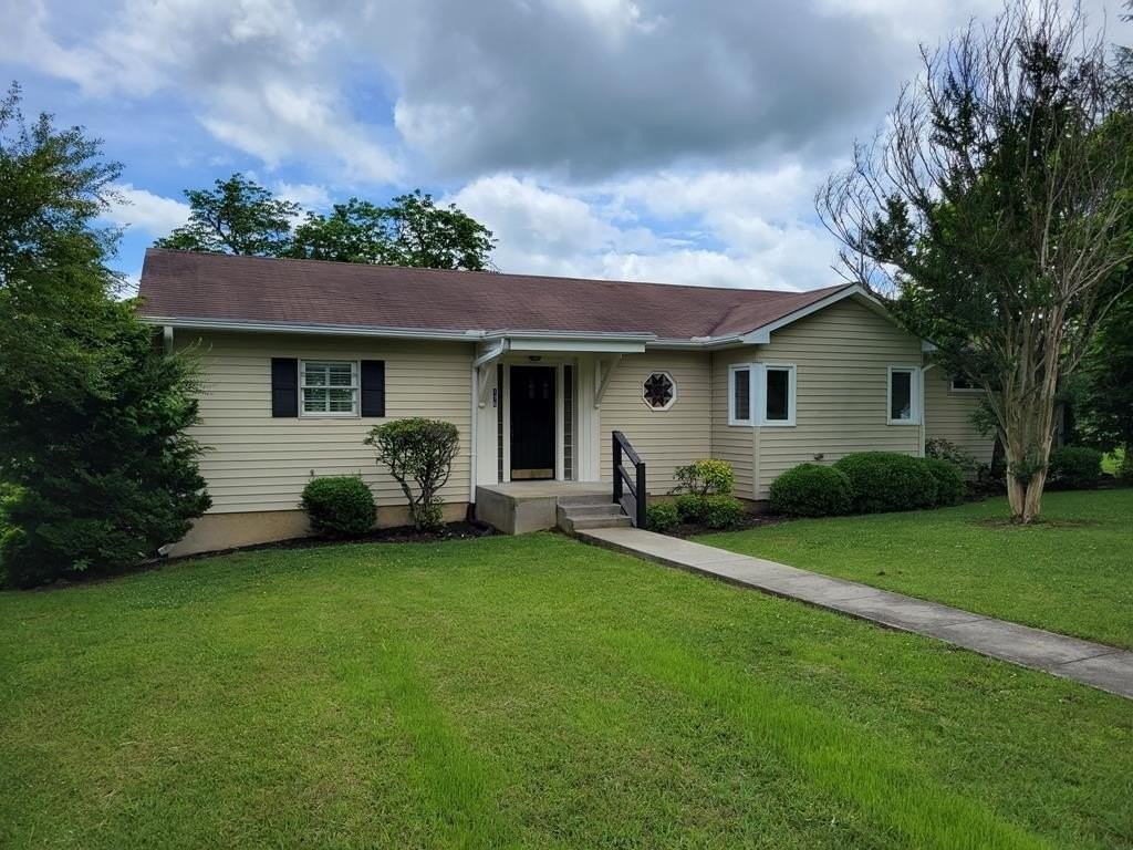 176 Riverside Dr