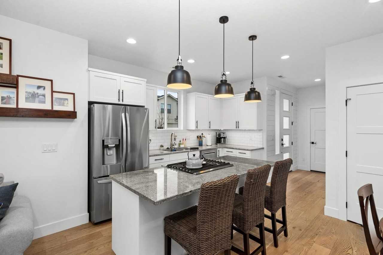 114 E Demming Ln #1 - Photo 3 of 22